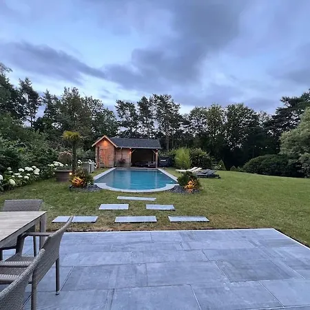 In Idyllic Surroundings With Pool And Tennis Villa *