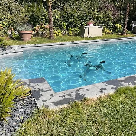In Idyllic Surroundings With Pool And Tennis * Lasne