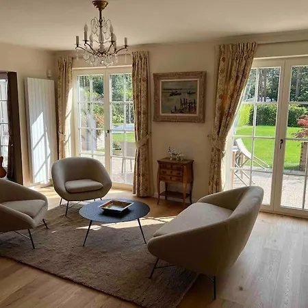 Villa In Idyllic Surroundings With Pool And Tennis