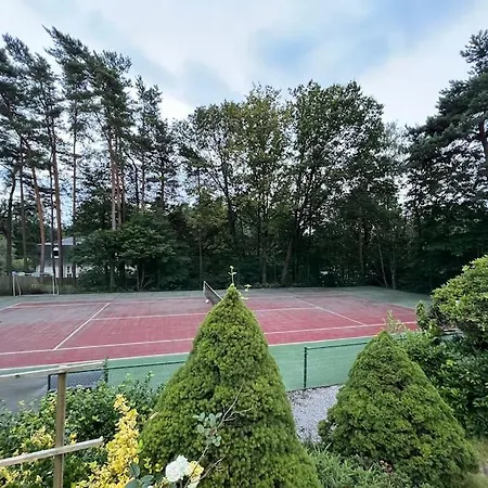 In Idyllic Surroundings With Pool And Tennis Lasne